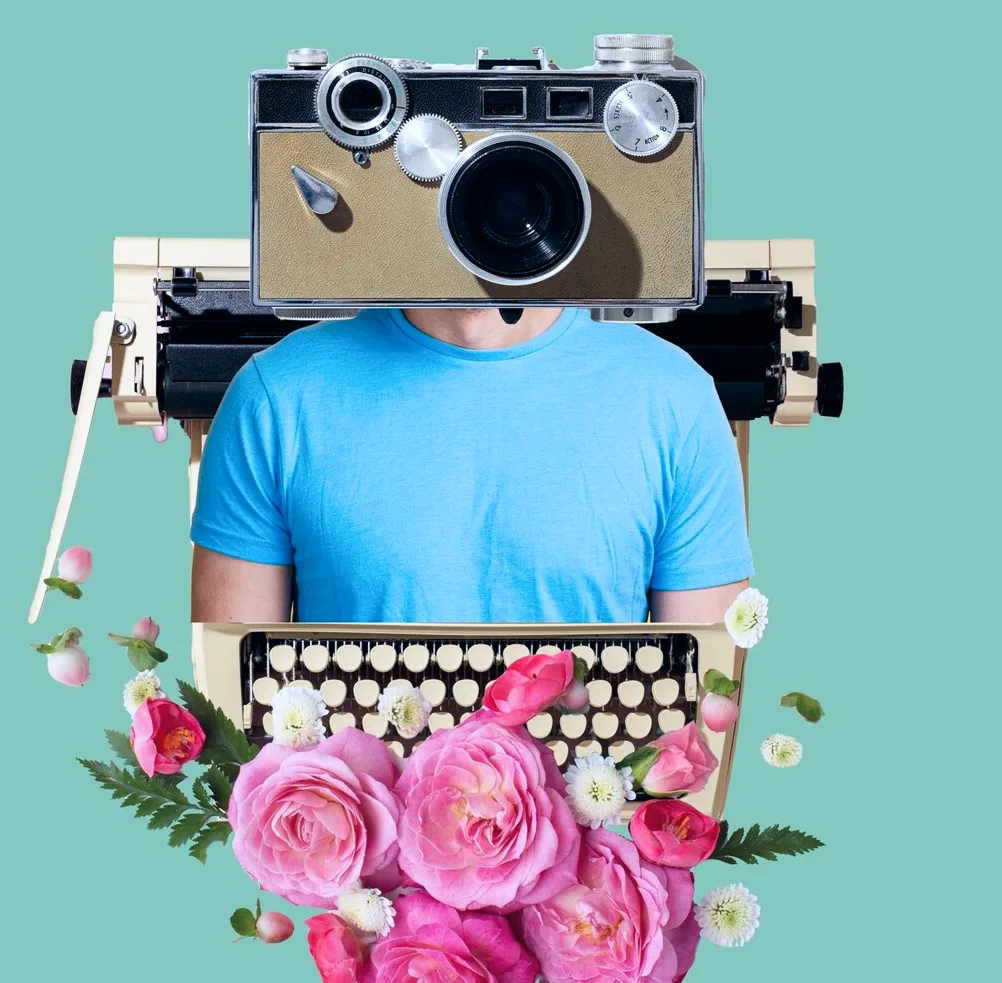 Camera on typewriter - Savvy Signature